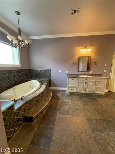Bath - 5029 Ellison Rd, Ely, NV 89301 photo 8 of 10