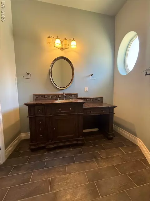 Bath - 5029 Ellison Rd, Ely, NV 89301 photo 7 of 10