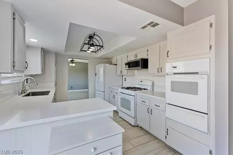 580 Chelsea Dr, Henderson, NV 89014