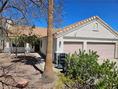 101 Aruba Isle Dr, Henderson, NV 89002
