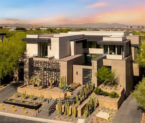 92 Sun Glow Ln, Las Vegas, NV 89135