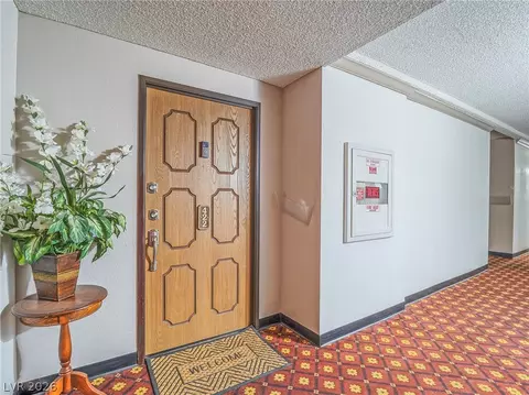 730 Royal Crst #422, Las Vegas, NV 89169