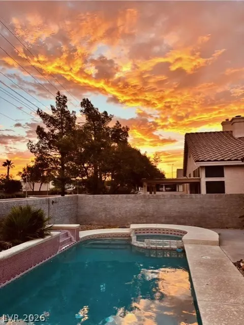 1076 Coral Desert Dr, Las Vegas, NV 89123
