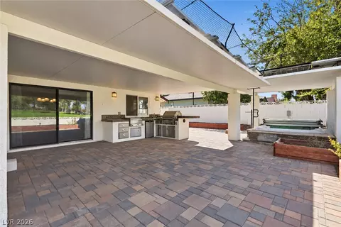 1209 Oak Tree Ln, Las Vegas, NV 89108