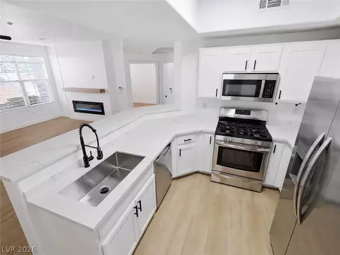 5855 Valley Dr #1022, North Las Vegas, NV 89031