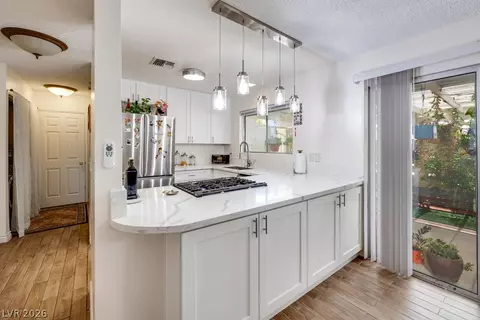 7304 Empress Dr, Las Vegas, NV 89147