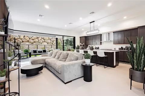 13 Promenade Isle Ln, Henderson, NV 89011