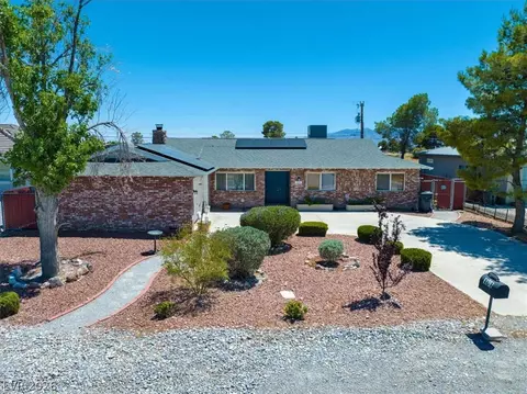 101 Comstock St, Pahrump, NV 89048