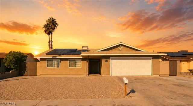 912 Alan Shepard St, Las Vegas, NV 89145