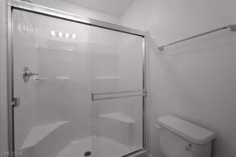 Bath - 902 Bronzite St, Henderson, NV 89011 photo 2 of 4