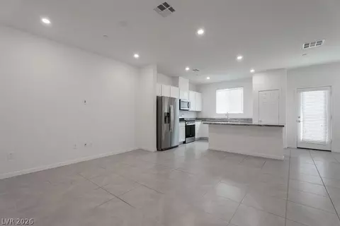 Living - 902 Bronzite St, Henderson, NV 89011 photo 3 of 3