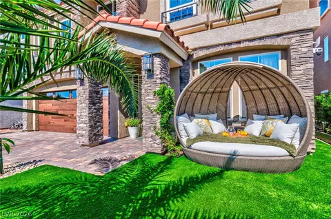 9758 Hawk Crest St, Las Vegas, NV 89141