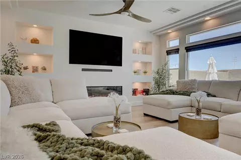 9758 Hawk Crest St, Las Vegas, NV 89141