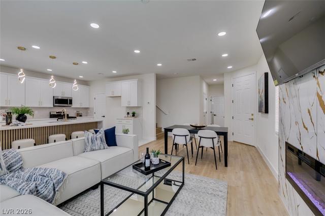 9751 Wailings Ave, Las Vegas, NV 89148