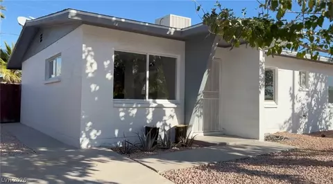5224 Glen Eagles Ln, Las Vegas, NV 89108