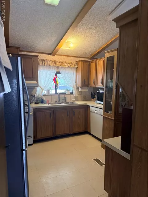 1391 W Dyer Rd, Pahrump, NV 89048