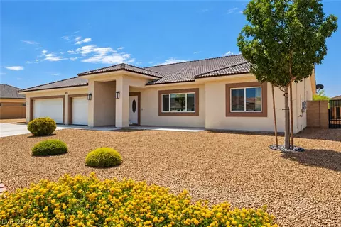 4951 E Parkwood Dr, Pahrump, NV 89061