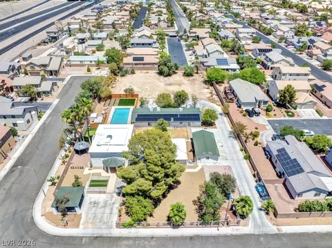 1494 E Camero Ave, Las Vegas, NV 89123