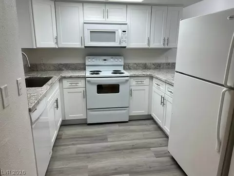 3823 S Maryland Pkwy #P4, Las Vegas, NV 89119