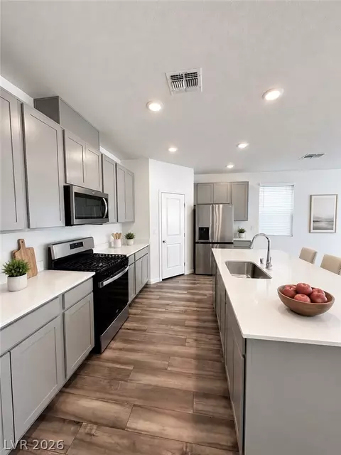 8917 Cherry Barn St, Las Vegas, NV 89113