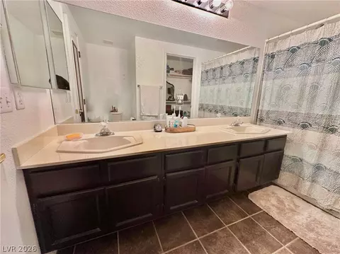 Bath - 2153 Camel Mesa Dr, Laughlin, NV 89029 photo 1 of 4