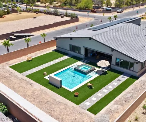 8310 W Camero Ave, Las Vegas, NV 89113