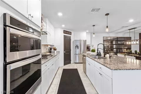 9247 Quartz Hills Ave, Las Vegas, NV 89178