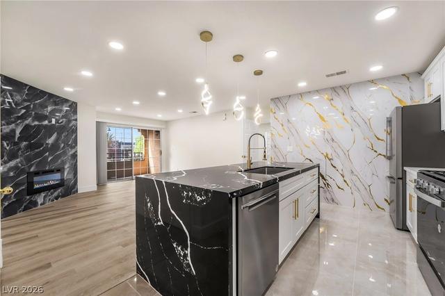 2200 S Fort Apache Rd #2073, Las Vegas, NV 89117