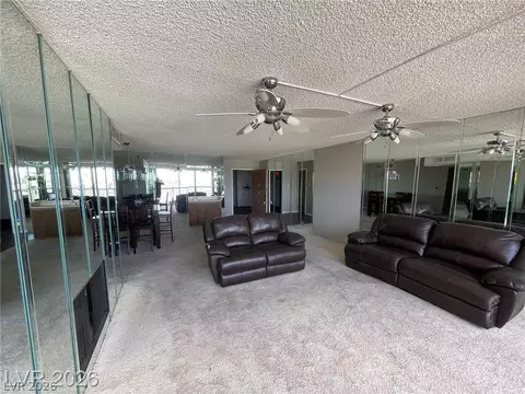 750 S Royal Crest Cir #351, Las Vegas, NV 89169