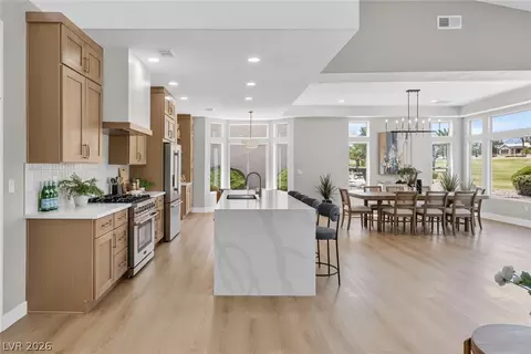 2825 Billy Casper Dr, Las Vegas, NV 89134