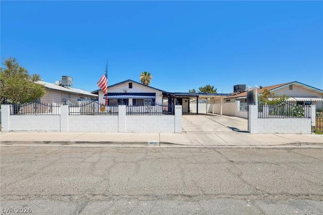 4832 Lana Dr, Las Vegas, NV 89121