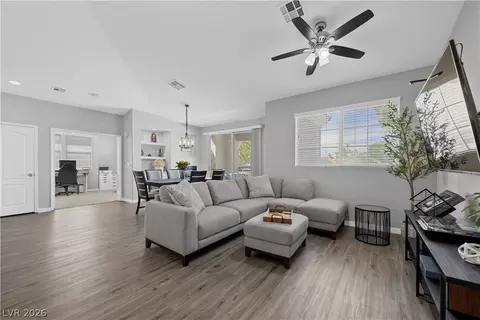 2325 Windmill Pkwy #1124, Henderson, NV 89074