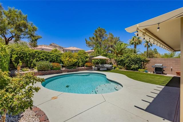 3237 Ridgecliff St, Las Vegas, NV 89129