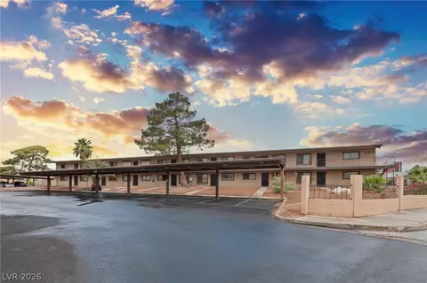 555 S Royal Crest Cir #9, Las Vegas, NV 89169