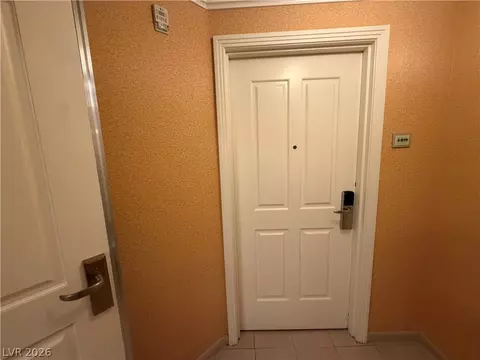 125 E Harmon Ave #419, Las Vegas, NV 89109
