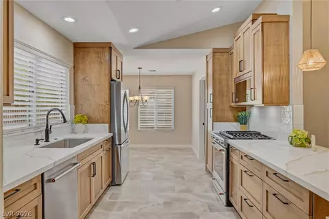 2733 Mccoy Dr, Las Vegas, NV 89134