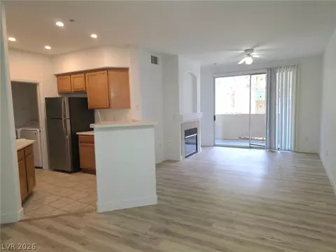 7135 S Durango Dr #110, Las Vegas, NV 89113