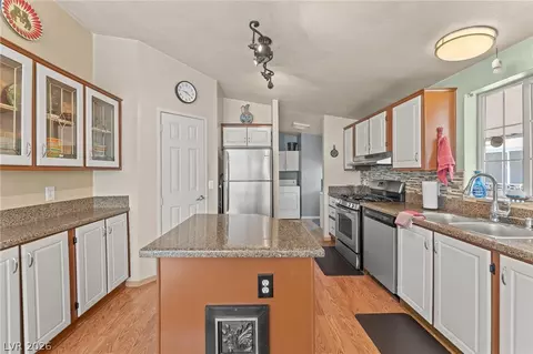 8879 Roadrunner Ravine St, Las Vegas, NV 89166