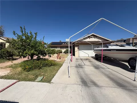 2105 El Greco St, Las Vegas, NV 89102