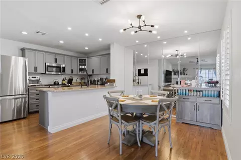 8452 Boseck Dr #235, Las Vegas, NV 89145