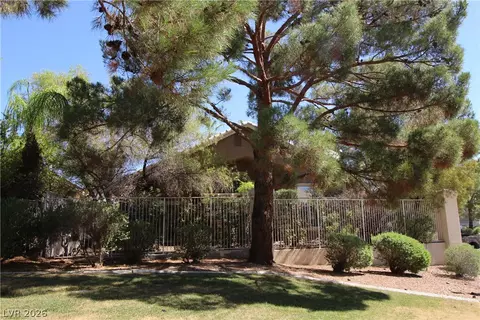 Exterior - 2146 Eaglepath Cir, Henderson, NV 89074 photo 10 of 13