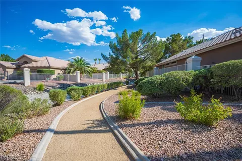 Exterior - 2146 Eaglepath Cir, Henderson, NV 89074 photo 5 of 13