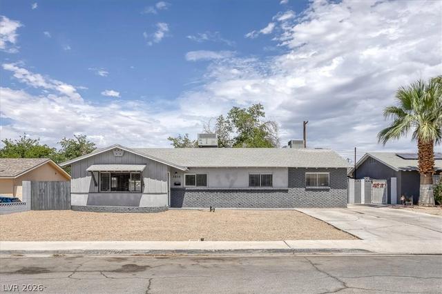 3210 Bluebird St, Las Vegas, NV 89121