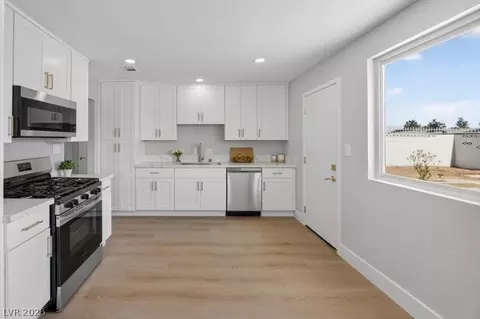 1905 W Mcdonald Ave, North Las Vegas, NV 89032