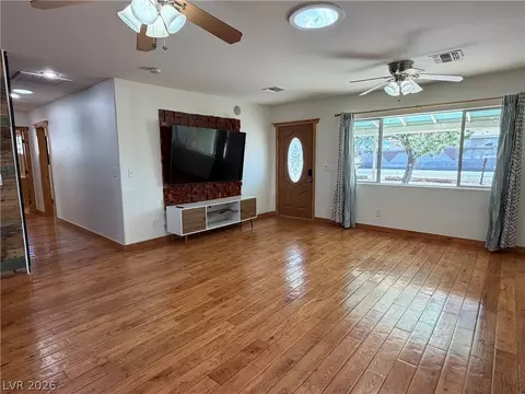 7214 Cameron St, Las Vegas, NV 89118