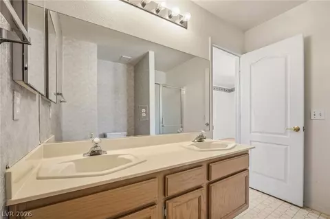 Bath - 2176 Camel Mesa Dr, Laughlin, NV 89029 photo 3 of 6