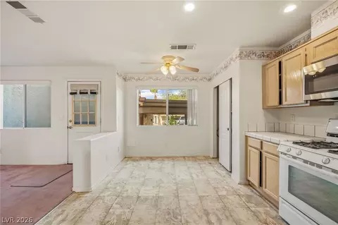 Entry Way - 2176 Camel Mesa Dr, Laughlin, NV 89029 photo 3 of 5