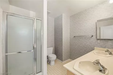 Bath - 2176 Camel Mesa Dr, Laughlin, NV 89029 photo 2 of 6