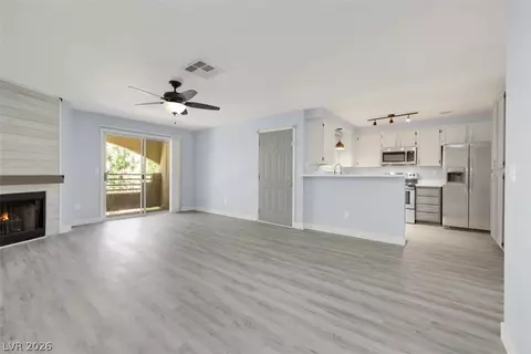 6869 Tamarus St #202, Las Vegas, NV 89119