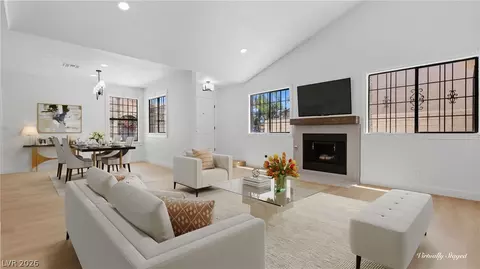 251 N Cimarron Rd, Las Vegas, NV 89145